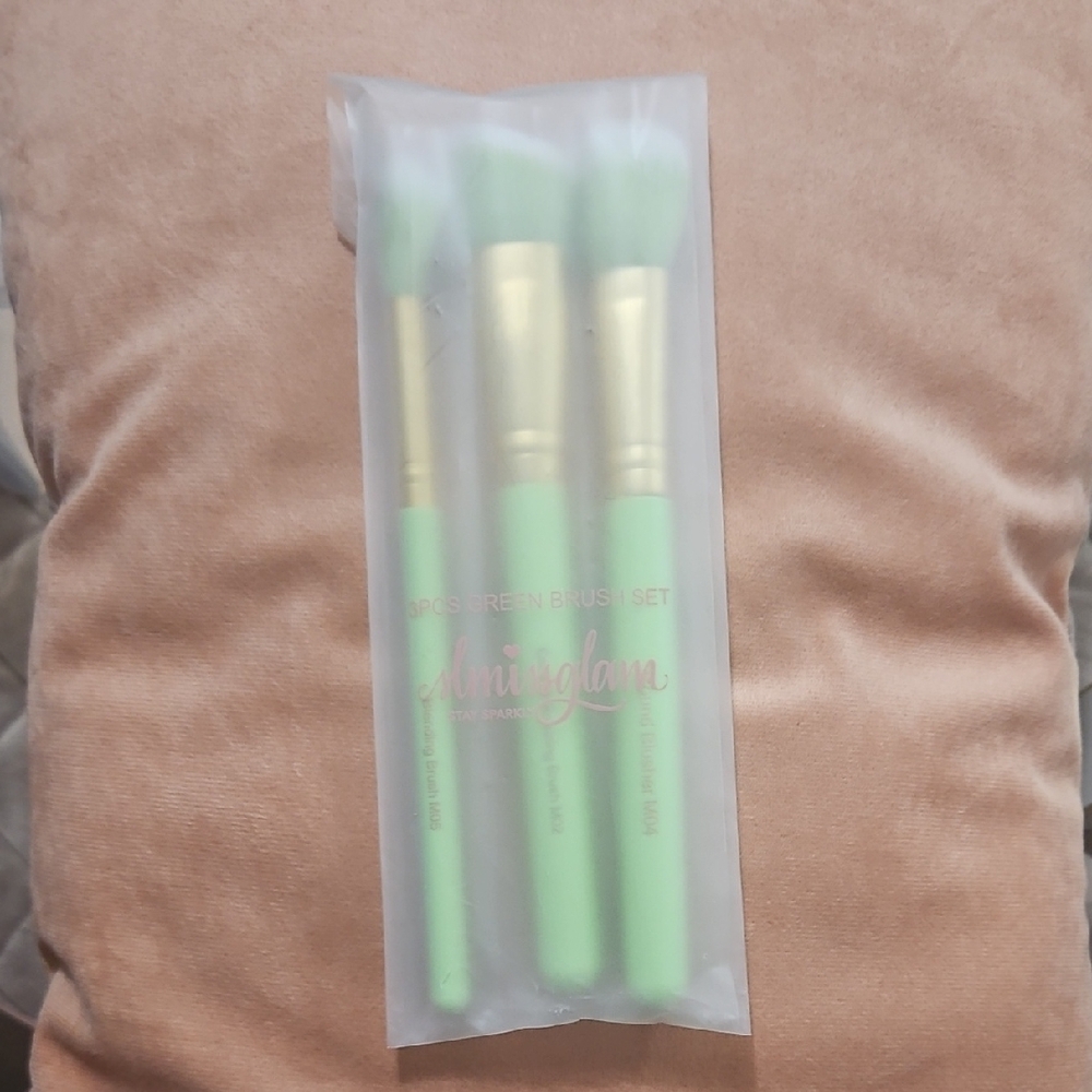 Slmissglam Green 3PC Brush Set (NEW)